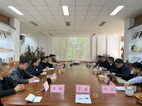 師宗縣考察團(tuán)赴昆明開展東西部協(xié)作調(diào)研走訪和學(xué)習(xí)交流798.bmp